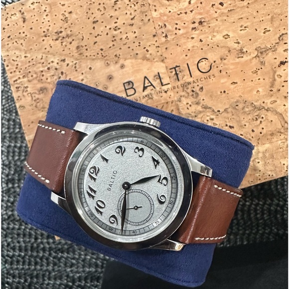 Baltic MR01 silver Roulette dial - Picture 6 of 10